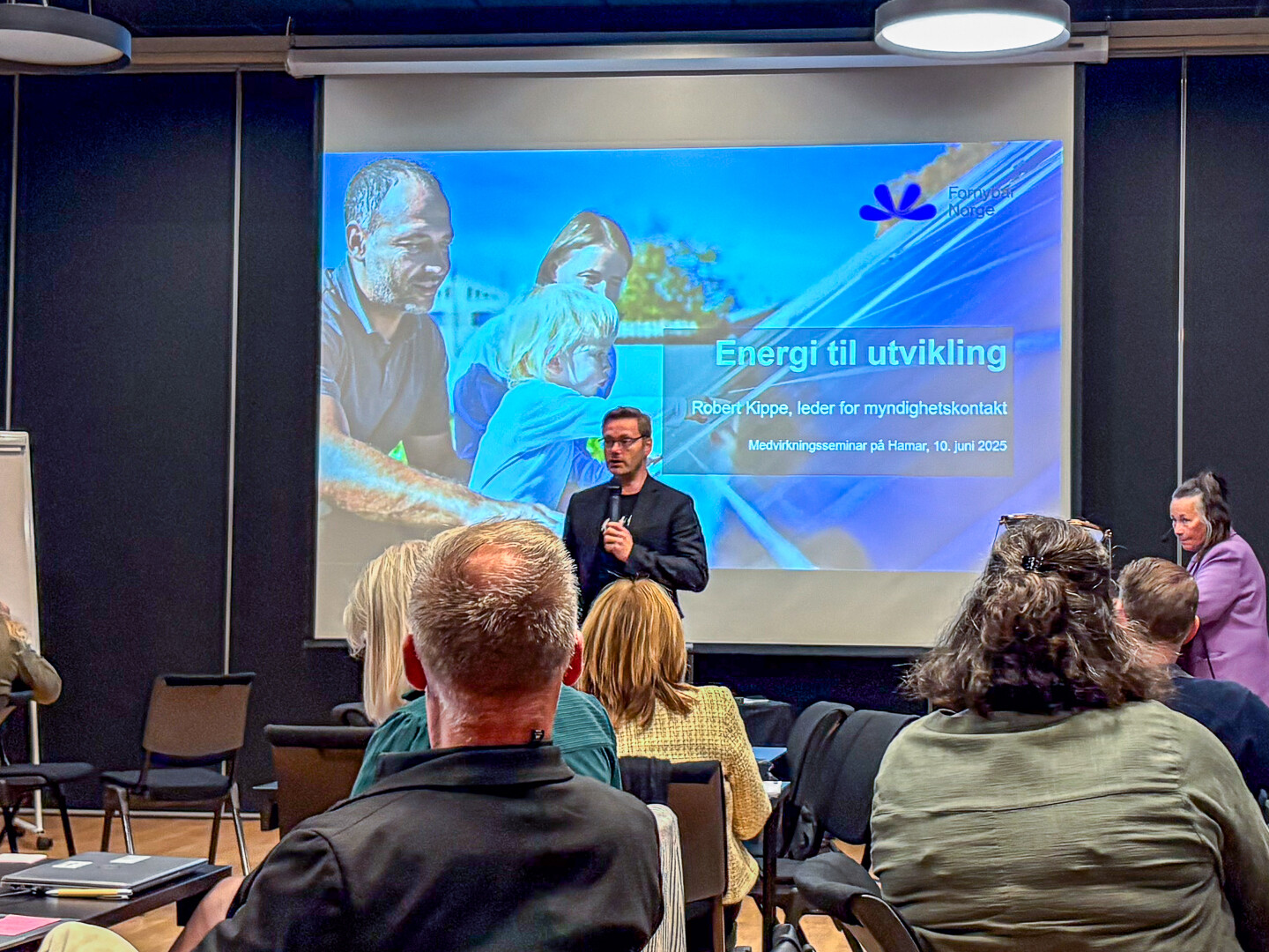 Robert Kippe, leder for myndighetskontakt hos Fornybar Norge, på medvirkningsseminar Innlandet fylkeskommune