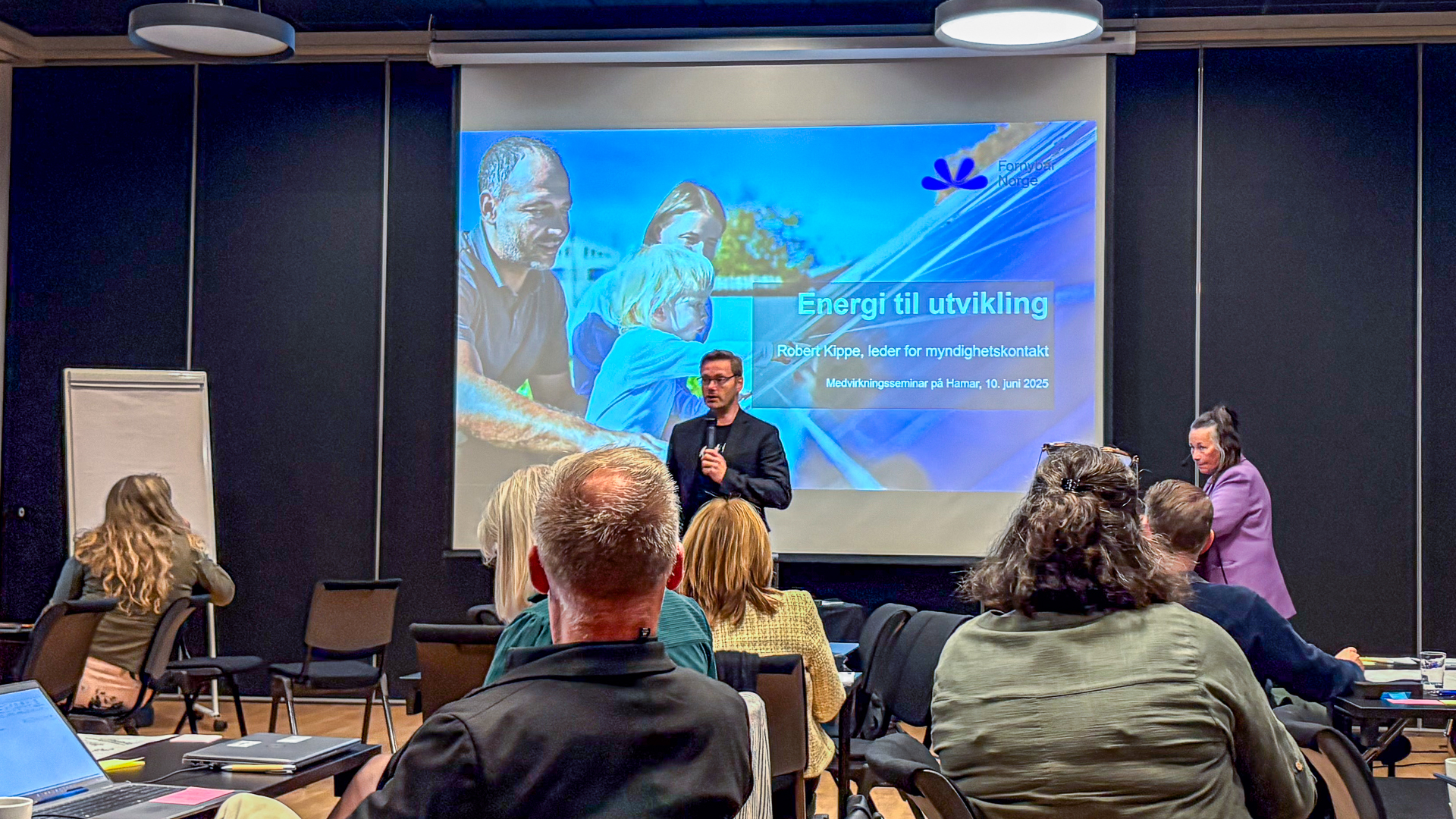 Robert Kippe, leder for myndighetskontakt hos Fornybar Norge, på medvirkningsseminar Innlandet fylkeskommune